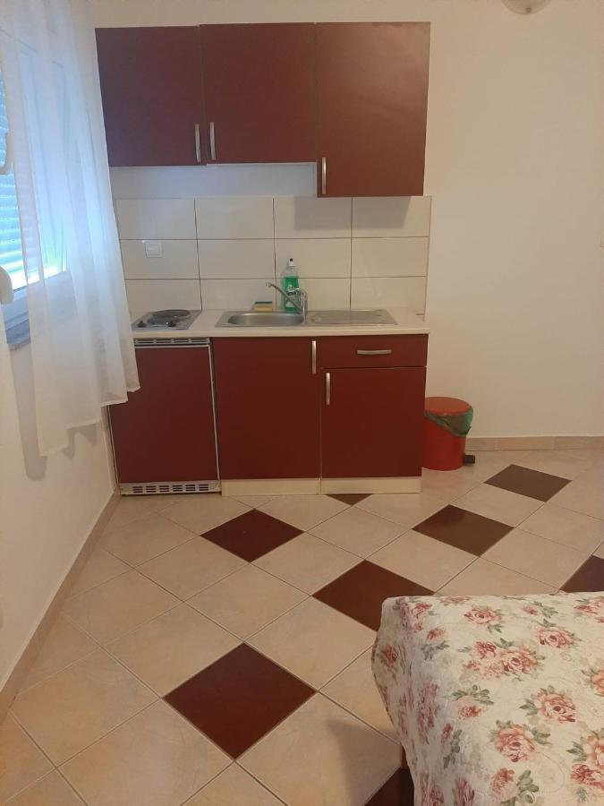 Apartments Nina Promajna Esterno foto
