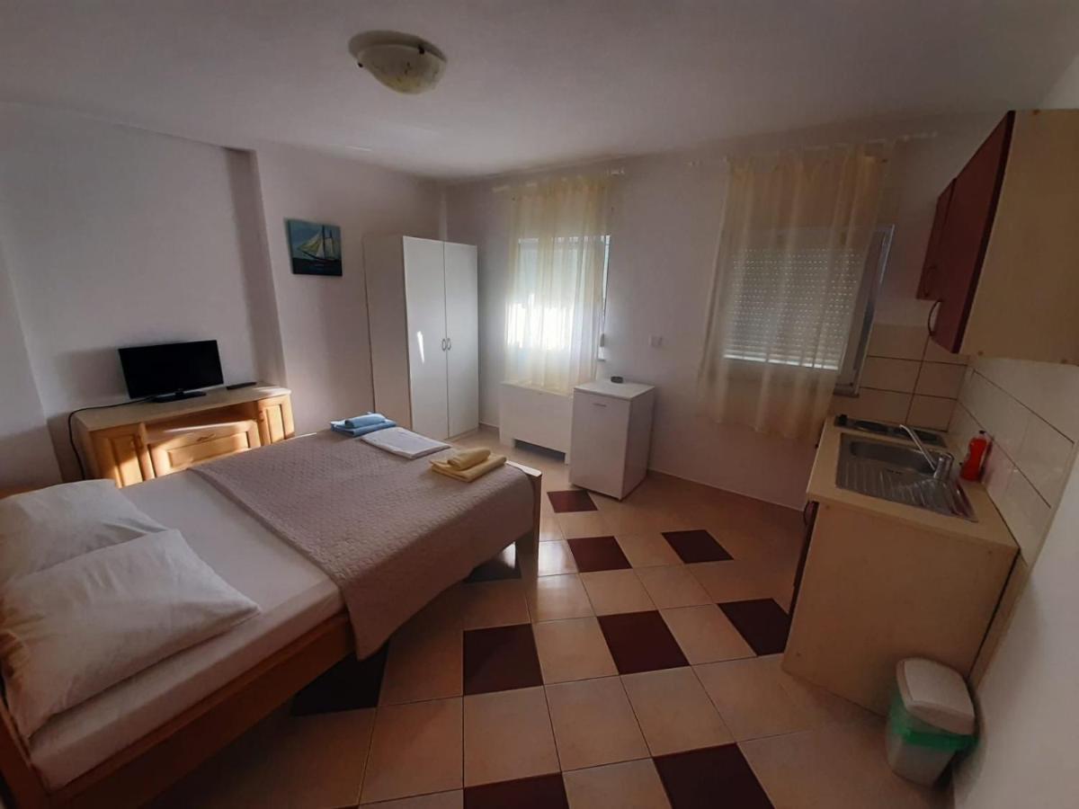 Apartments Nina Promajna Esterno foto