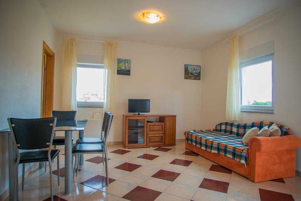 Apartments Nina Promajna Esterno foto