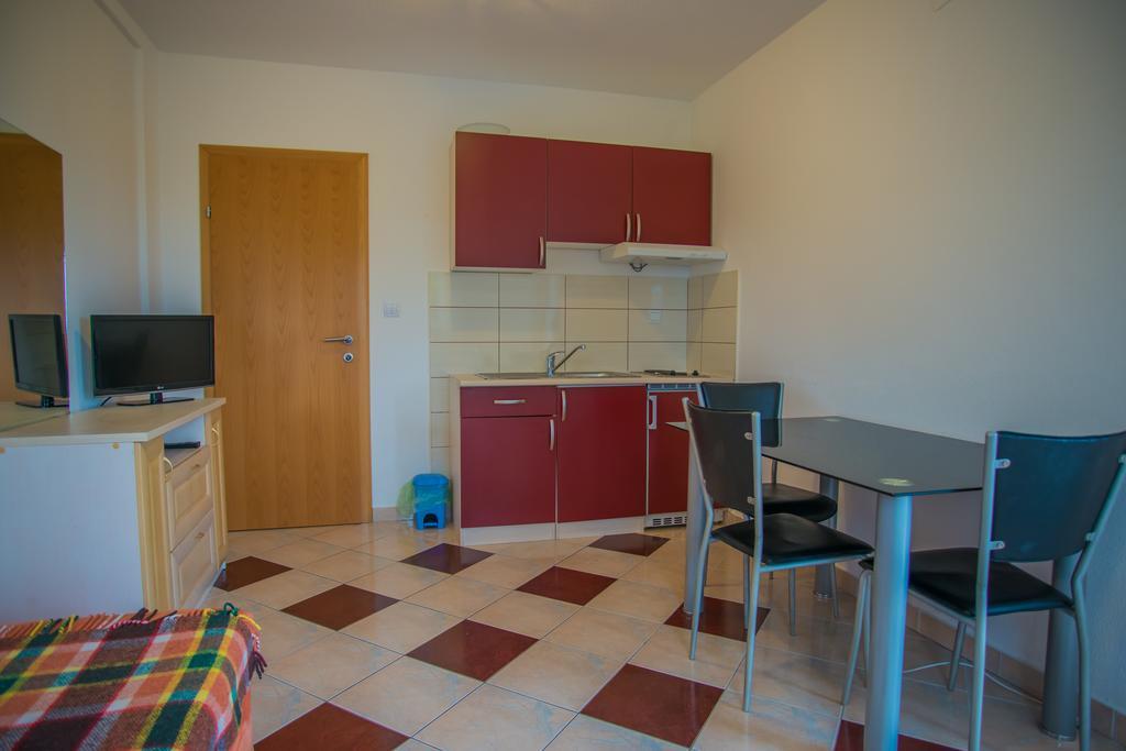 Apartments Nina Promajna Esterno foto