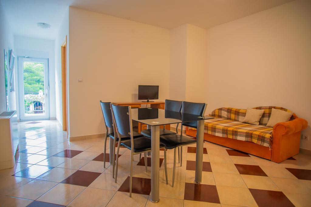 Apartments Nina Promajna Esterno foto